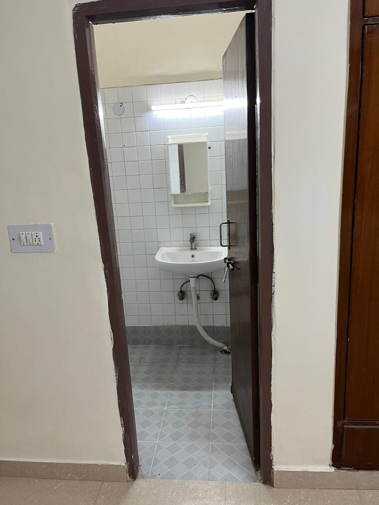 undefined, mayur vihar 3.5 Bedroom 1250 Sq.Ft. Builder Floor In Mayur Vihar Delhi 9396929