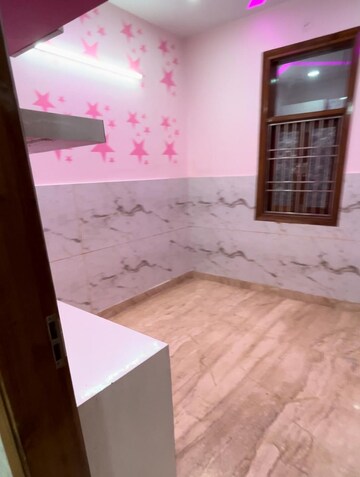 Bedroom in 3 BHK Builder Floor at Shahdara – for Rent