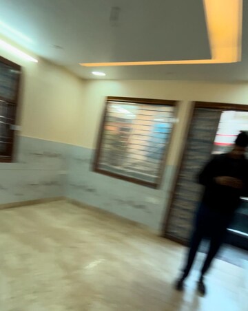 Parking in 3 BHK Builder Floor at Shahdara – for Rent