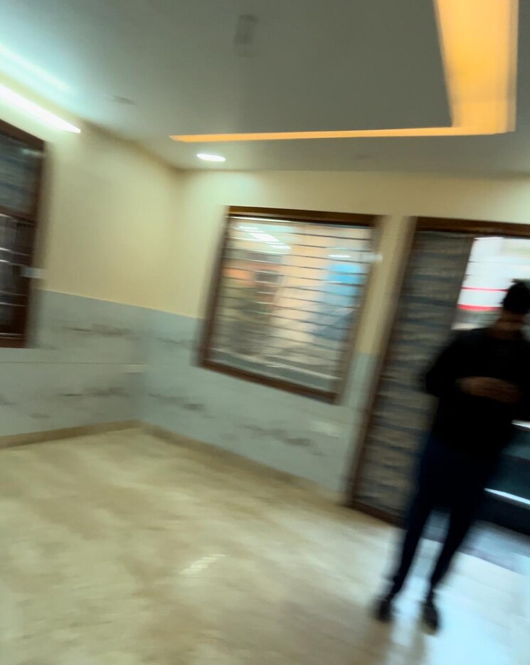  Parking, shahdara 3 Bedroom 1500 Sq.Ft. Builder Floor In Shahdara Delhi 9396974