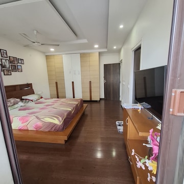 Master Bedroom in 4 BHK Apartment at Vasavi Shanthinikethan, Whitefields – for Sale