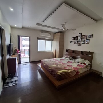 Master Bedroom in 4 BHK Apartment at Vasavi Shanthinikethan, Whitefields – for Sale