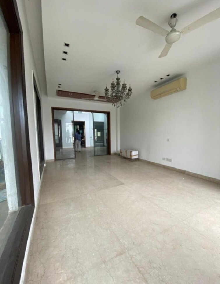 Cover Image, dlf phase i 4 Bedroom 571 Sq.Ft. Builder Floor In Dlf Phase I Gurgaon 9397295