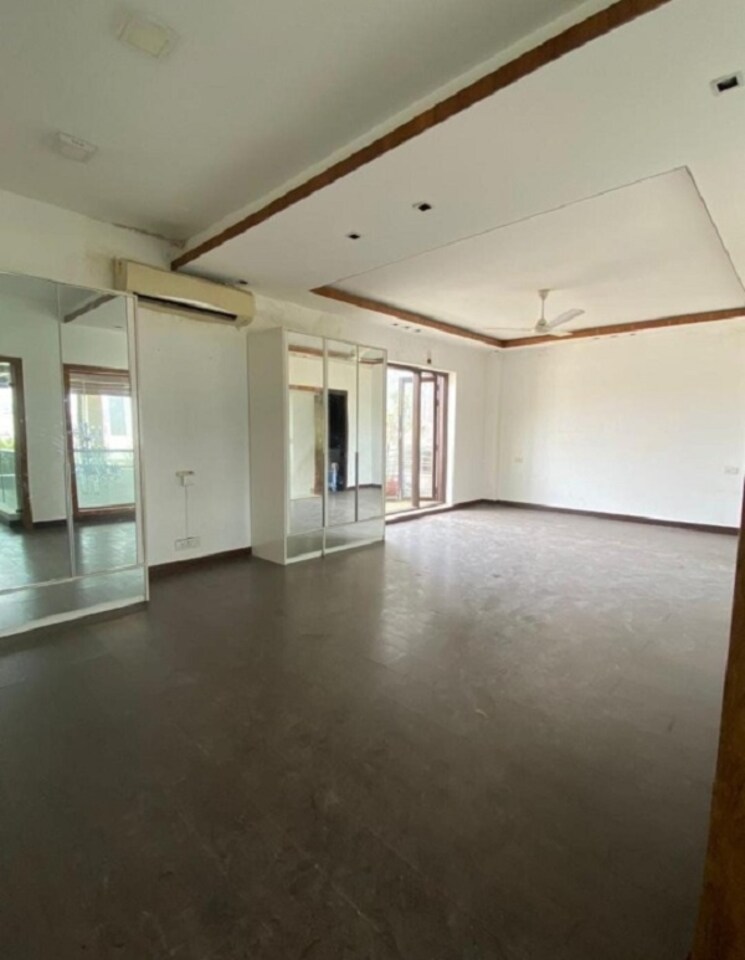 Room, dlf phase i 4 Bedroom 571 Sq.Ft. Builder Floor In Dlf Phase I Gurgaon 9397280