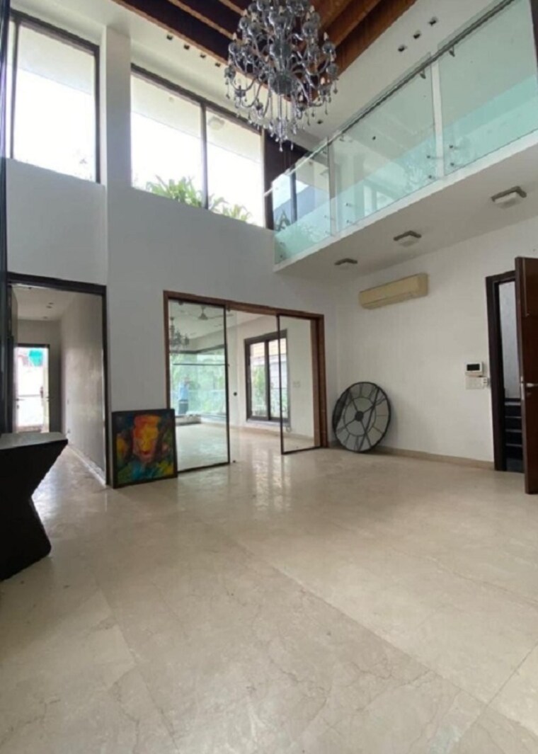 Room, dlf phase i 4 Bedroom 571 Sq.Ft. Builder Floor In Dlf Phase I Gurgaon 9397288