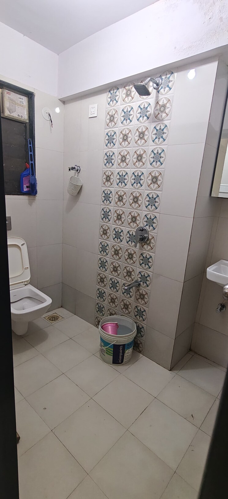 Bathroom, kandivali west 1 Bedroom 405 Sq.Ft. Apartment In Kandivali West Mumbai 9397359