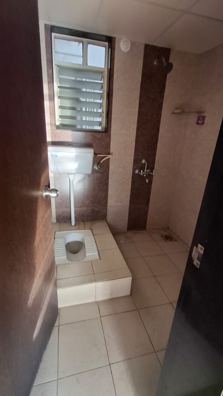 Bathroom, paranjape-madhukosh-phase-iii 3 Bedroom 1500 Sq.Ft. Apartment In Dhayari Pune 9397366