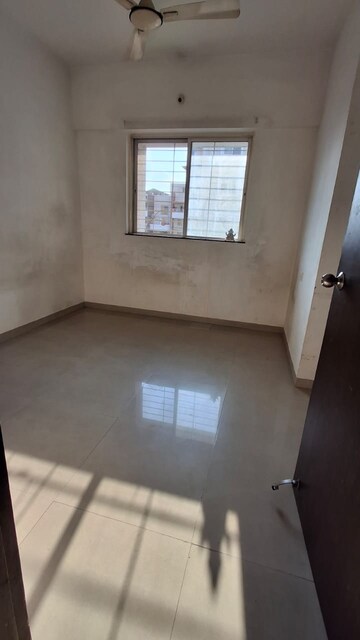 Room in 3 BHK Apartment at Paranjape Madhukosh Phase III, Dhayari – for Rent