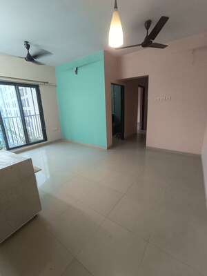 Room in 2.5 BHK Apartment at Everest World Lavender, Kolshet Road – for Sale