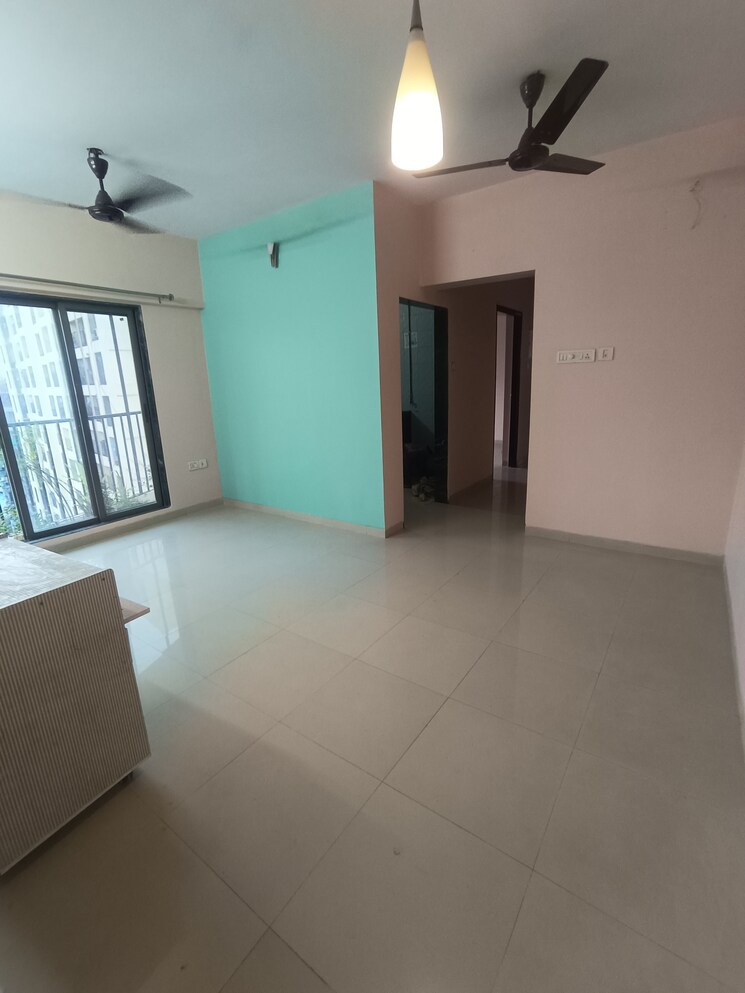 Room, everest-world-lavender 2.5 Bedroom 1250 Sq.Ft. Apartment In Kolshet Road Thane 9397381