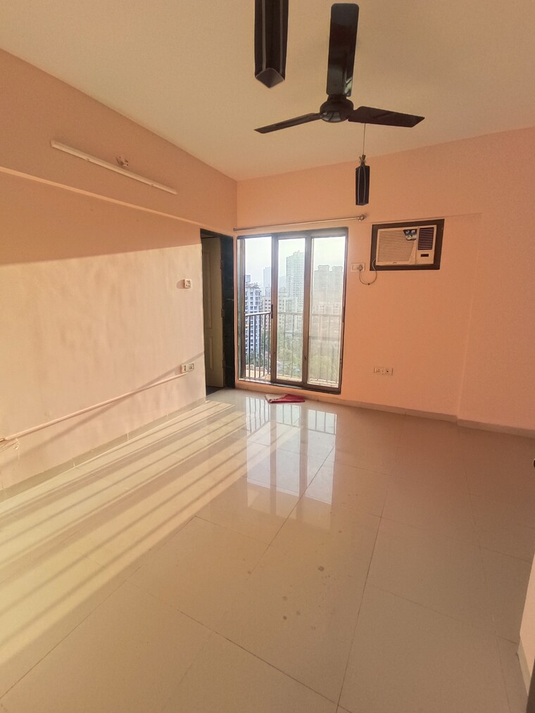 Room, everest-world-lavender 2.5 Bedroom 1250 Sq.Ft. Apartment In Kolshet Road Thane 9397381