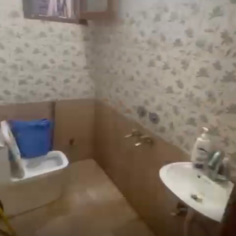 Bathroom, lajpat nagar ii 1 RK 300 Sq.Ft. Builder Floor In Lajpat Nagar ii Delhi 9397383