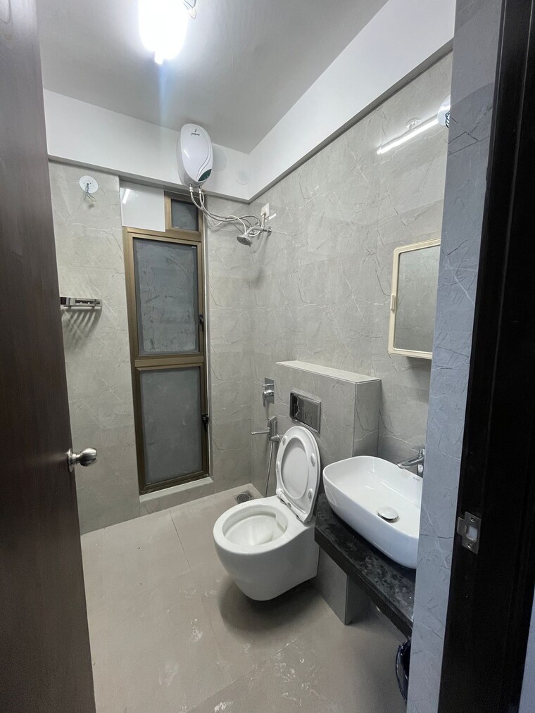 Bathroom, raymond-ten-x-habitat 2 Bedroom 644 Sq.Ft. Apartment In Pokhran Road No Two Thane 9397389