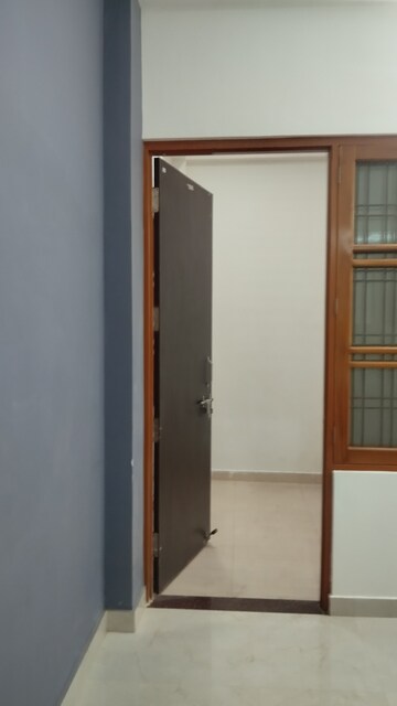 Room in 2.5 BHK Builder Floor at Emaar Gomti Greens Villas, Gomti Nagar – for Rent