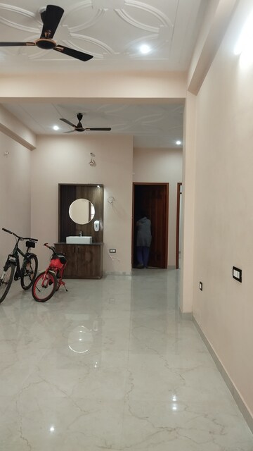 Room in 2.5 BHK Builder Floor at Emaar Gomti Greens Villas, Gomti Nagar – for Rent