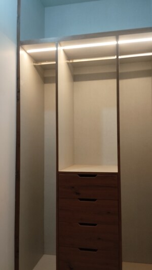 Building Lobby in 2.5 BHK Builder Floor at Emaar Gomti Greens Villas, Gomti Nagar – for Rent