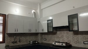 Kitchen in 2.5 BHK Builder Floor at Emaar Gomti Greens Villas, Gomti Nagar – for Rent