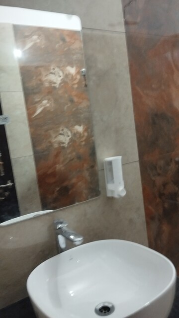 Furnished Amenities in 2.5 BHK Builder Floor at Emaar Gomti Greens Villas, Gomti Nagar – for Rent