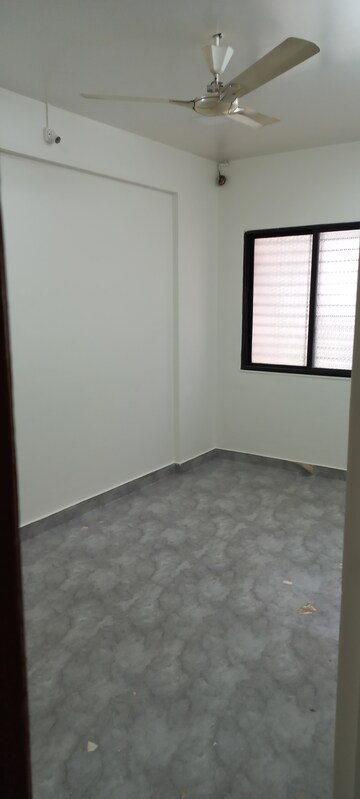 Room in 3 BHK Apartment at Dhankawadi – for Rent