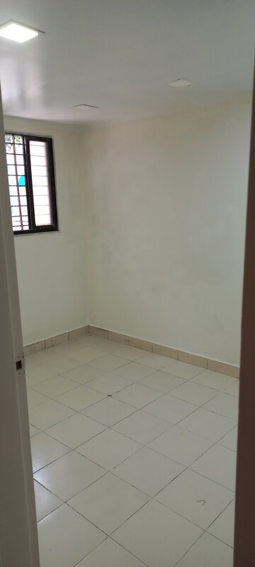 Room in 3 BHK Apartment at Dhankawadi – for Rent