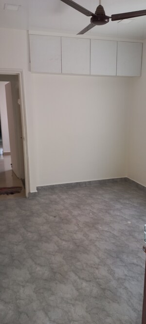 Room in 3 BHK Apartment at Dhankawadi – for Rent