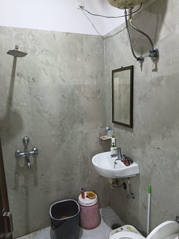 Bathroom, dhakoli 3 Bedroom 200 Sq.Yd. Apartment In Dhakoli Zirakpur 9397409