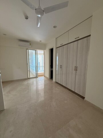 Room in 3 BHK Apartment at Indiabulls Sky Forest, Lower Parel – for Rent