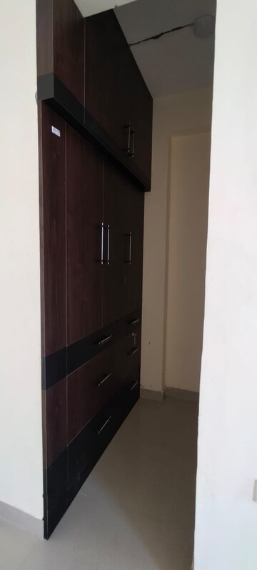 Furnished Amenities in 2.5 BHK Apartment at Panchsheel Greens II, Sector 16 Greater Noida – for Sale