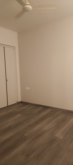 Room in 3 BHK Apartment at ABA Ivy County, Sector 75 – for Rent