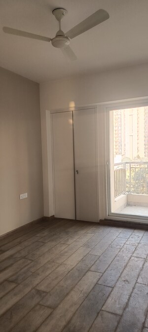 Room in 4 BHK Apartment at ABA Ivy County, Sector 75 – for Rent