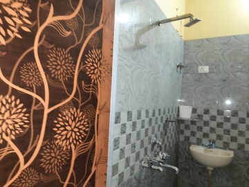 Bathroom in 2 BHK Builder Floor at Vineet Khand – for Rent