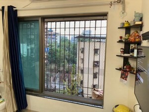 Room in 2 BHK Apartment at Neelkanth Palms Phase 2, Thane West – for Rent