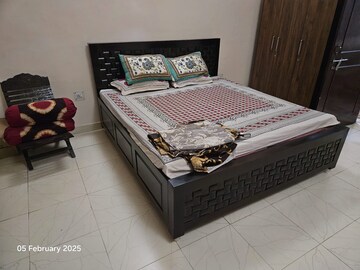 Bedroom in 2 BHK Builder Floor at Gomti Nagar – for Rent