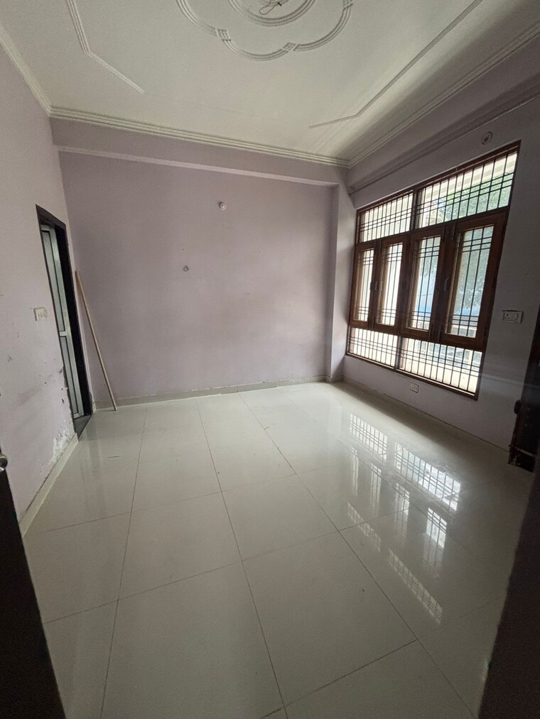 Room, gomti nagar 3 Bedroom 2152 Sq.Ft. Builder Floor In Gomti Nagar Lucknow 9397450