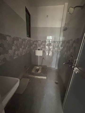 Bathroom in 3 BHK Builder Floor at Gomti Nagar – for Rent