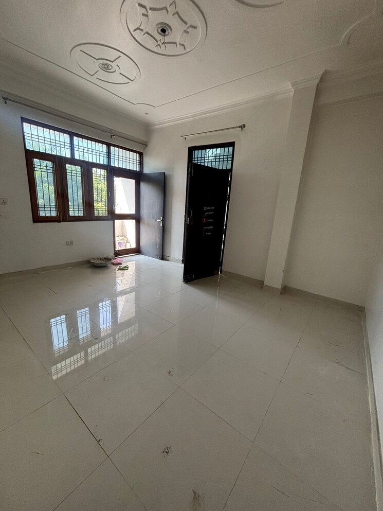 Room, gomti nagar 3 Bedroom 2152 Sq.Ft. Builder Floor In Gomti Nagar Lucknow 9397450