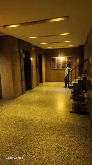 Room in 3 BHK Apartment at Bodakdev – for Rent