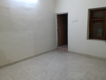 Room in 2 BHK Independent House at Bhatagaon – for Rent