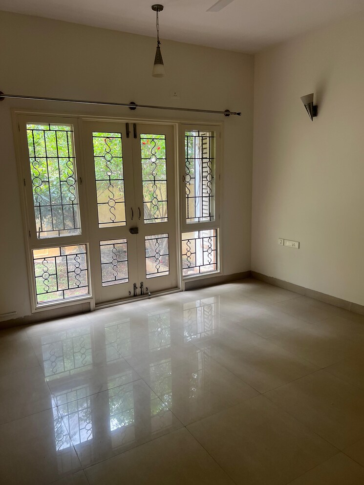 Room, marathahalli 4 Bedroom 4000 Sq.Ft. Villa In Marathahalli Bangalore 9397463
