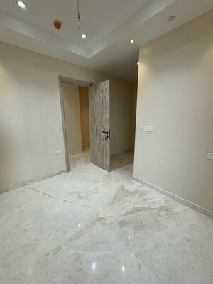 Room in 3 BHK Apartment at Indiabulls Sky Forest, Lower Parel – for Rent