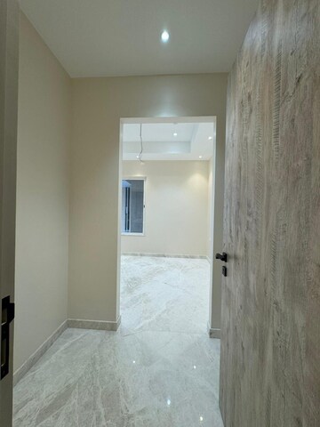 Room in 3 BHK Apartment at Indiabulls Sky Forest, Lower Parel – for Rent