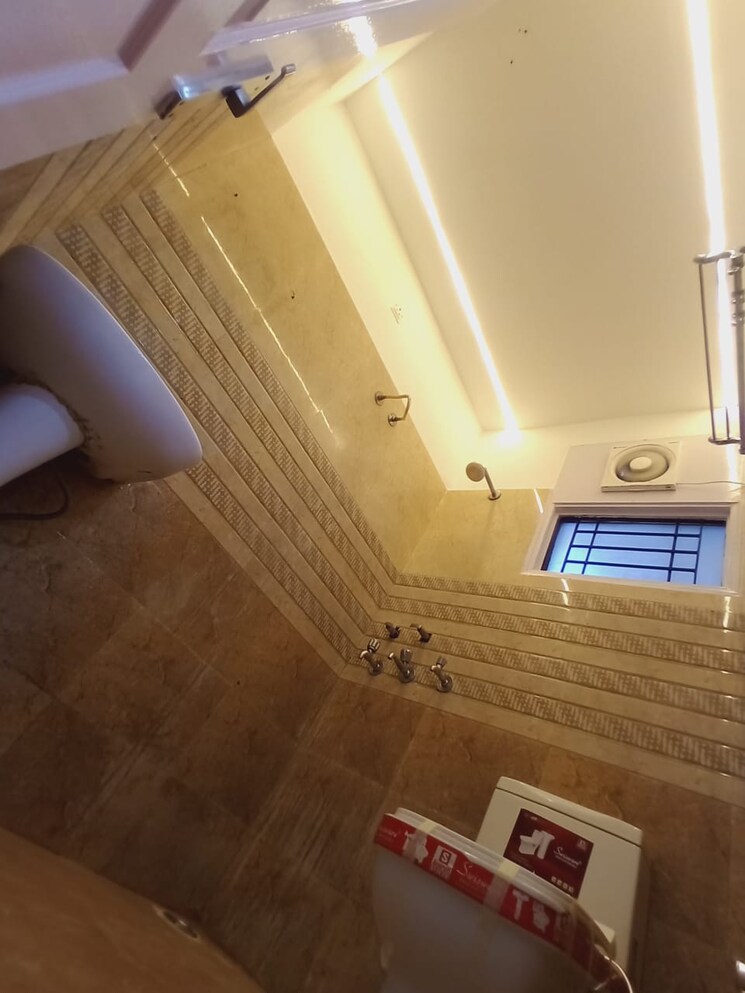 Bathroom, kishanpura 3 Bedroom 122 Sq.Yd. Apartment In Kishanpura Zirakpur 9397491