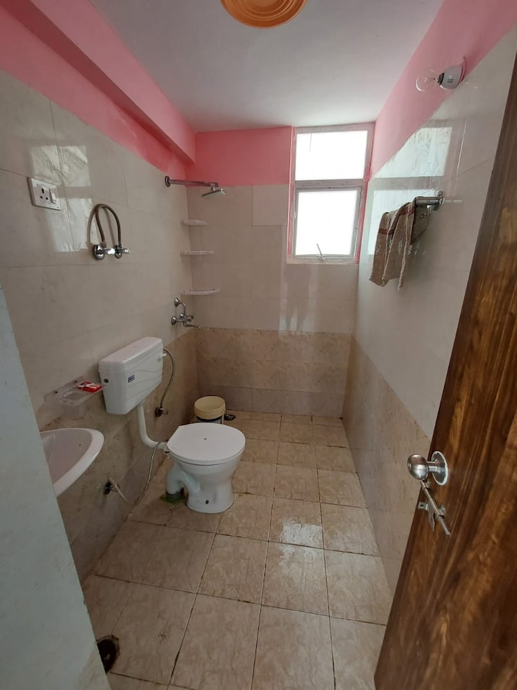 Bathroom, shree-vardhman-green-court 2 Bedroom 690 Sq.Ft. Apartment In Sector 90 Gurgaon 9397496