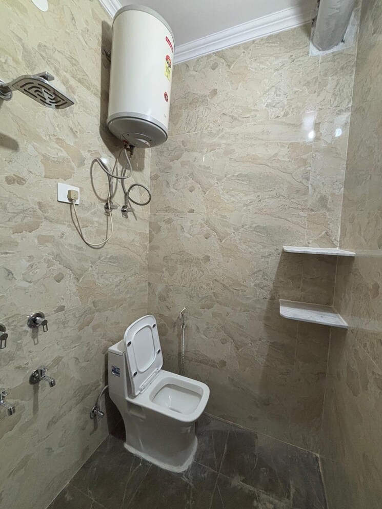 Bathroom, sector 31 2 Bedroom 1288 Sq.Ft. Builder Floor In Sector 31 Gurgaon 9397493