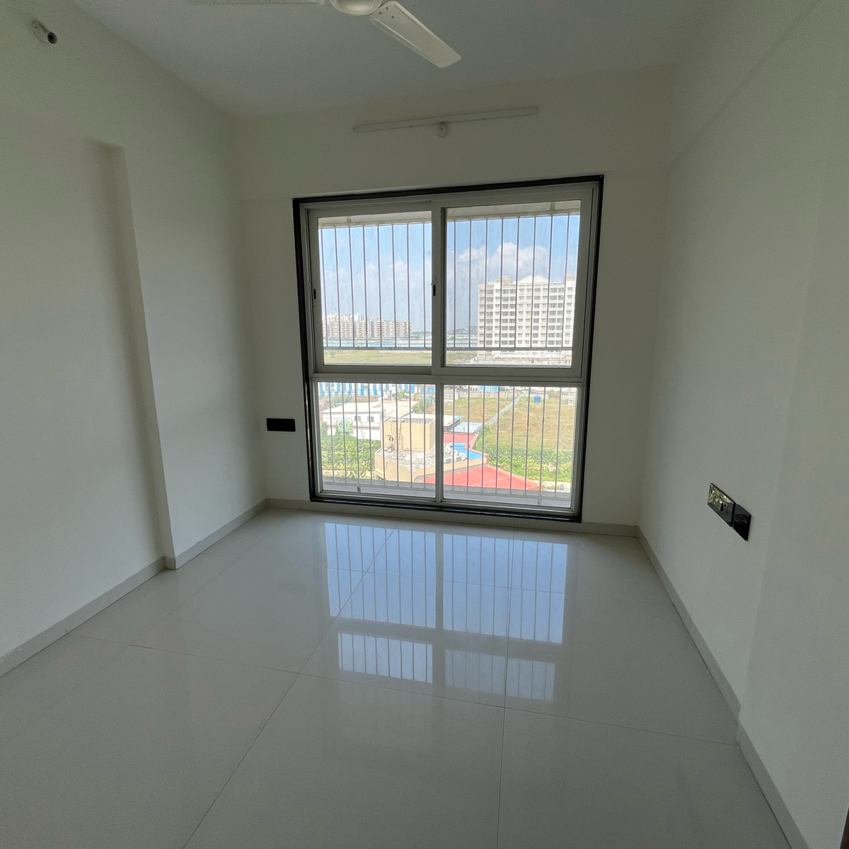 3 BHK Apartment For Sale in Krishna Amorapolis