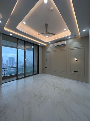 Room in 3 BHK Apartment at Indiabulls Sky Forest, Lower Parel – for Rent