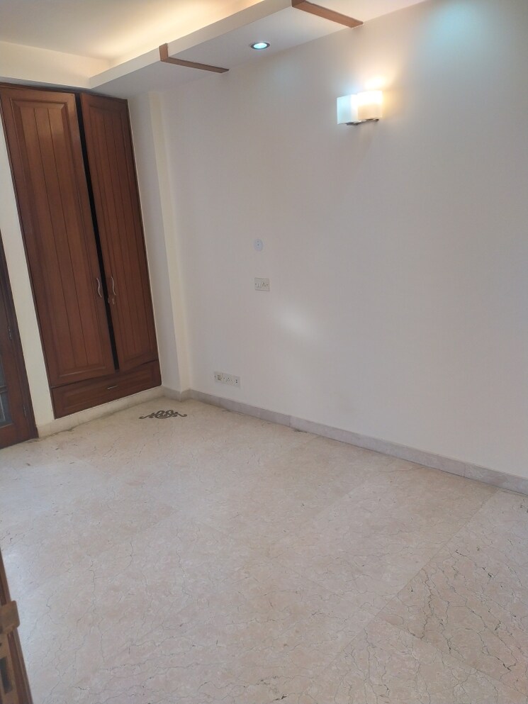 Bedroom, greater kailash i 4 Bedroom 3700 Sq.Ft. Builder Floor In Greater Kailash I Delhi 9397531