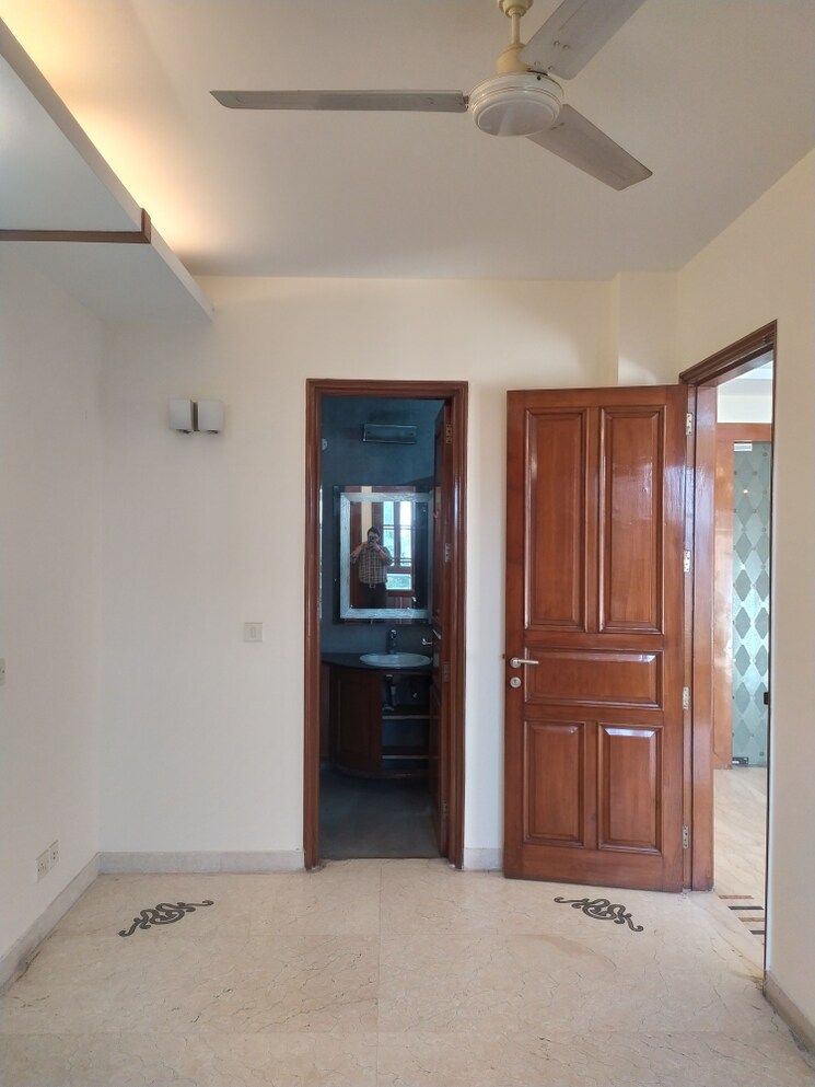 Master Bedroom, greater kailash i 4 Bedroom 3700 Sq.Ft. Builder Floor In Greater Kailash I Delhi 9397531