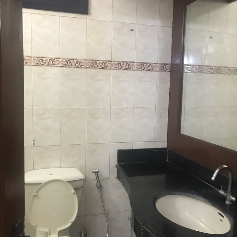 Bathroom, lajpat nagar ii 2 Bedroom 900 Sq.Ft. Builder Floor In Lajpat Nagar ii Delhi 9397539