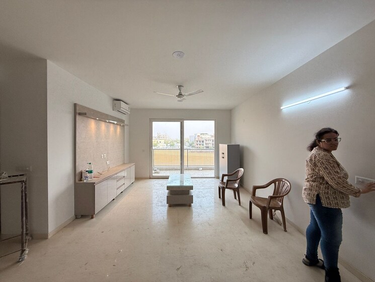  Parking, dlf-garden-city-independent-floors 3 Bedroom 2250 Sq.Ft. Apartment In Sector 92 Gurgaon 9397538